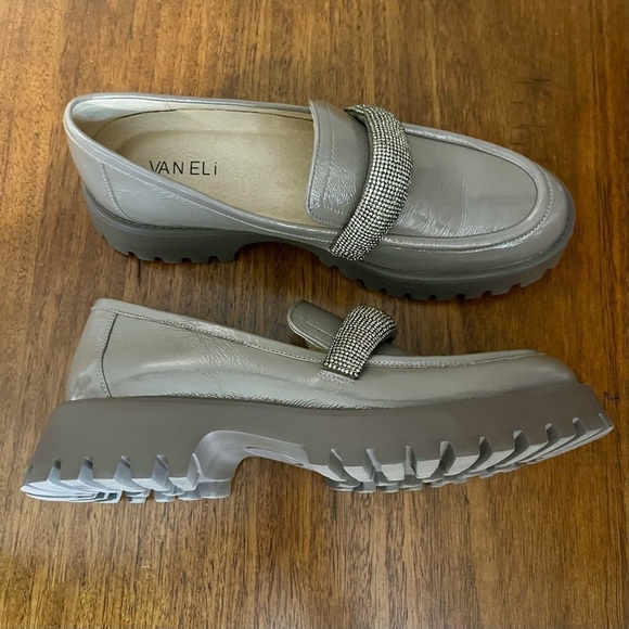 VANELi Women's Zaya platform loafer Like new condition. Women’s size 9.5 Narrow - Picture 13 of 14